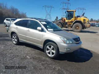 2005 Lexus RX 330 z VIN 2T2HA31U95C086033, wystawiony jako IAAI lot #41833280 z przebiegiem 173 887 mil mil oraz . Historia ofert i sprzedaży dostępna na DreamBid. Obrazek 1.