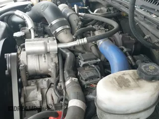 2002 Chevrolet Silverado 2500HD LT z VIN 1GCHK23172F214433, wystawiony jako IAAI lot #41661364 z przebiegiem 148 005 mil mil oraz . Historia ofert i sprzedaży dostępna na DreamBid. Obrazek 19.