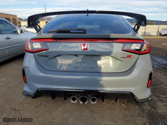 2024 Honda Civic Type R with VIN JHMFL5G4XRX005040, listed as a Copart auction lot 87669305 with 2,834 mi miles and Salvage Title. Bid and sale history available at carsss.com. Image 6.