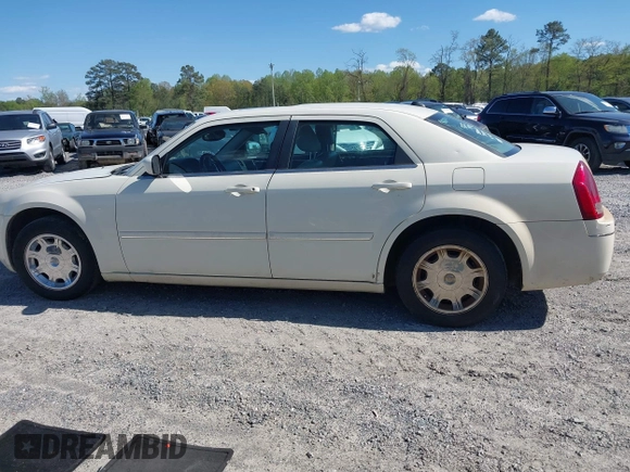 2005 Chrysler 300 Touring with VIN 2C3AA53G45H552972, listed as a IAAI auction lot 41996998 with 297,276 mi miles and . Bid and sale history available at DreamBid. Image 14.