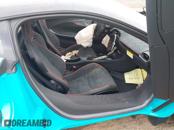 2023 McLaren Artura z VIN SBM16AEA2PW001787, wystawiony jako IAAI lot #41842771 z przebiegiem 2352 mil mil oraz . Historia ofert i sprzedaży dostępna na DreamBid. Obrazek 5.
