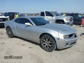 2013 Chevrolet Camaro LS с VIN 2G1FA1E32D9131600, выставлен на аукционе IAAI как лот 41742765 с пробегом 184 660 миль миль и . История ставок и продаж доступна на DreamBid. Изображение 1.