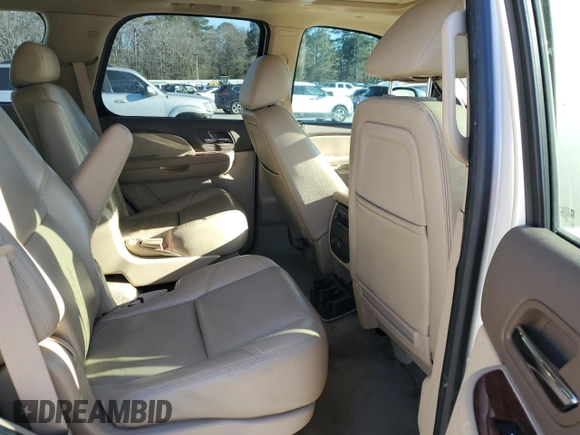 2010 Chevrolet Tahoe LTZ z VIN 1GNUCCE07AR209260, wystawiony jako Copart lot #89084135 z przebiegiem 286 975 mil mil oraz Szkoda całkowita • Salvage title. Historia ofert i sprzedaży dostępna na DreamBid. Obrazek 10.