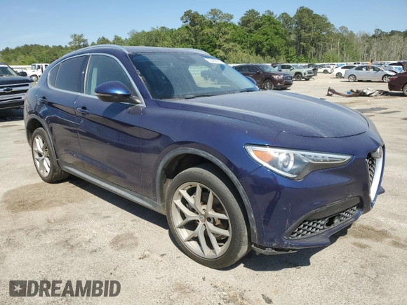 2018 Alfa Romeo Stelvio z VIN ZASFAKAN4J7B88776, wystawiony jako Copart lot #52402055 z przebiegiem 88 503 mil mil oraz Czysty tytuł • Clean title. Historia ofert i sprzedaży dostępna na DreamBid. Obrazek 4.