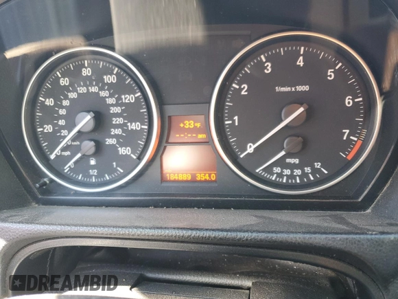 2011 BMW 3 Series 328i xDrive z VIN WBAPK5G54BNN28957, wystawiony jako Copart lot #41448975 z przebiegiem 184 889 mil mil oraz Szkoda całkowita • Salvage title. Historia ofert i sprzedaży dostępna na DreamBid. Obrazek 9.