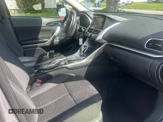 2019 Mitsubishi Eclipse Cross ES z VIN JA4AS3AA4KZ016007, wystawiony jako Copart lot #57044865 z przebiegiem 141 904 mil mil oraz Tytuł czysty. Historia ofert i sprzedaży dostępna na DreamBid. Obrazek 5.