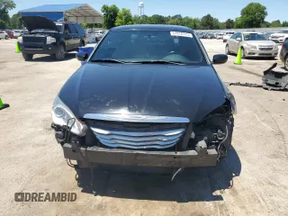 2012 Chrysler 200 Touring z VIN 1C3CCBBB9CN181478, wystawiony jako Copart lot #57318715 z przebiegiem 151 534 mil mil oraz Szkoda całkowita • Salvage title. Historia ofert i sprzedaży dostępna na DreamBid. Obrazek 5.