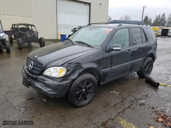 2002 Mercedes-Benz M-Class with VIN 4JGAB54E62A343938, listed as a Copart auction lot 87127184 with 226,811 mi miles and Clean Title. Bid and sale history available at carsss.com. Image 1.