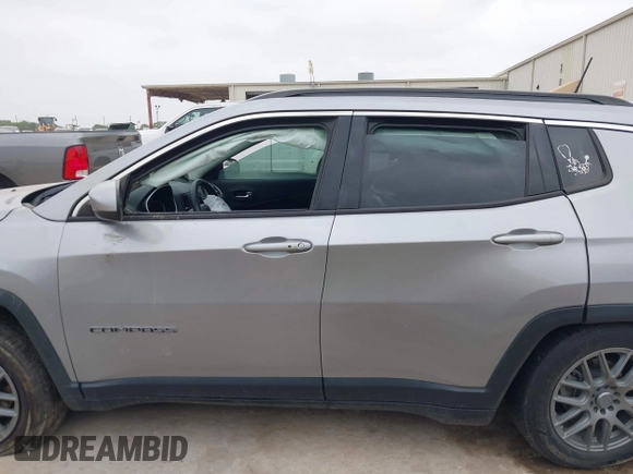 2019 Jeep Compass Altitude z VIN 3C4NJCBB3KT726640, wystawiony jako IAAI lot #41952843 z przebiegiem 51 844 mil mil oraz . Historia ofert i sprzedaży dostępna na DreamBid. Obrazek 15.