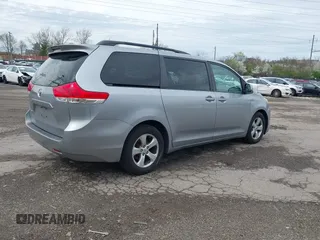 2012 Toyota Sienna LE AAS with VIN 5TDKK3DC9CS227584, listed as a IAAI auction lot 41972758 with 258,077 mi miles. Bid and sale history available at carsss.com. Image 4.