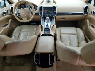 2014 Porsche Cayenne S Hybrid с VIN WP1AE2A25ELA50298, выставлен на аукционе Copart как лот 43164295 с пробегом 122 133 миль миль и Чистый • Clean title. История ставок и продаж доступна на DreamBid. Изображение 8.