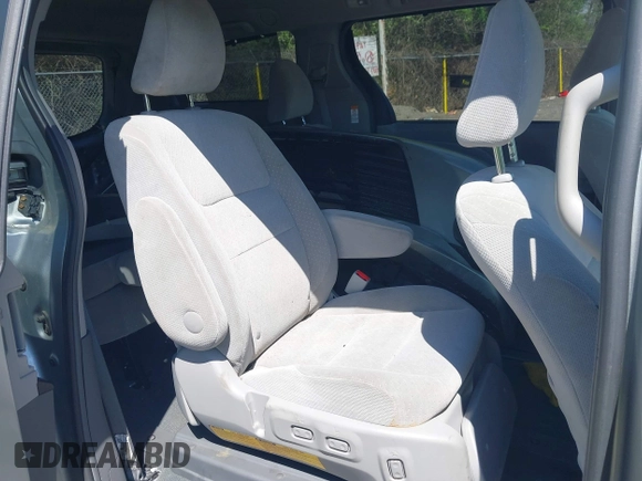 2019 Toyota Sienna LE Auto Access Seat with VIN 5TDKZ3DC9KS990764, listed as a IAAI auction lot 42219964 with 53,623 mi miles and . Bid and sale history available at DreamBid. Image 8.