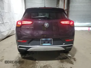 2020 Buick Encore GX Select z VIN KL4MMDSLXLB105930, wystawiony jako Copart lot #57657415 z przebiegiem 69 649 mil mil oraz Czysty tytuł • Clean title. Historia ofert i sprzedaży dostępna na DreamBid. Obrazek 6.