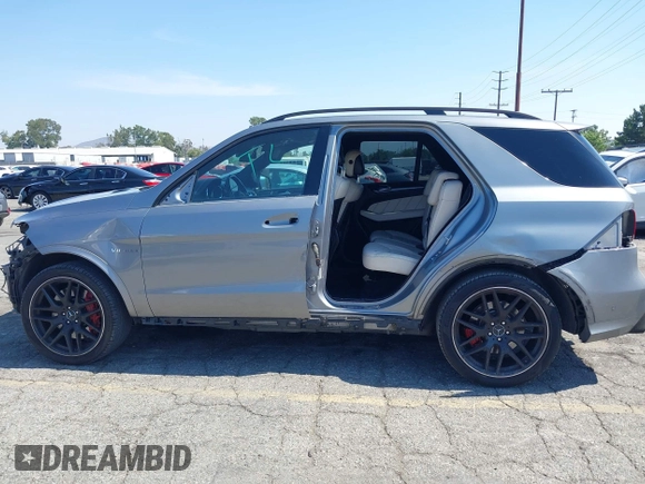 2016 Mercedes-Benz GLE 63 S AMG with VIN 4JGDA7FB6GA631271, listed as a IAAI auction lot 42470832 with 120,972 mi miles and . Bid and sale history available at DreamBid. Image 15.
