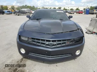 2013 Chevrolet Camaro LT with VIN 2G1FC1E35D9176251, listed as a Copart auction lot 61605755 with 190,975 mi miles and Clean title. Bid and sale history available at DreamBid. Image 5.
