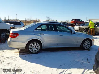 2013 Mercedes-Benz E-Class E 350 Luxury with VIN WDDHF8JB0DA768616, listed as a IAAI auction lot 41327288 with 142,125 mi miles. Bid and sale history available at carsss.com. Image 13.