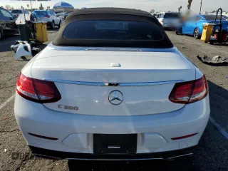 2018 Mercedes-Benz C 300 with VIN WDDWK4JB8JF736247, listed as a Copart auction lot 82452344 with 32,502 mi miles and Salvage Title. Bid and sale history available at DreamBid. Image 6.