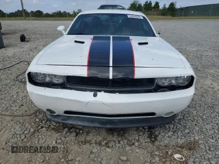 2011 Dodge Challenger z VIN 2B3CJ4DG0BH542773, wystawiony jako Copart lot #54646985 z przebiegiem 108 630 mil mil oraz Szkoda całkowita • Salvage title. Historia ofert i sprzedaży dostępna na DreamBid. Obrazek 5.