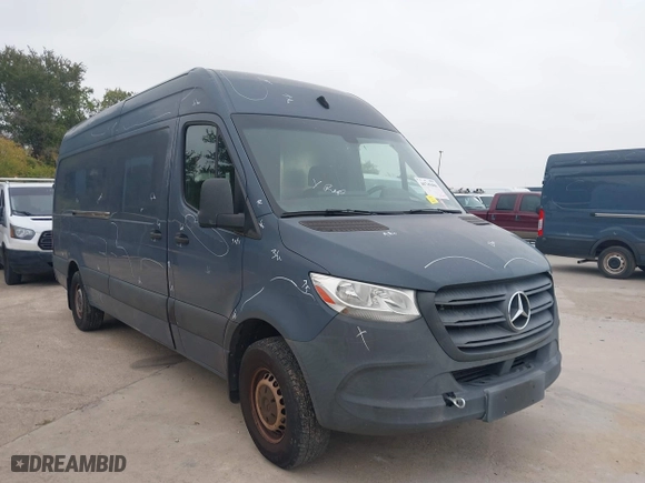 2019 Mercedes-Benz Sprinter Cargo Van with VIN WD4PF1CD9KP127024, listed as a IAAI auction lot 40745606 with 127,630 mi miles. Bid and sale history available at carsss.com. Image 1.