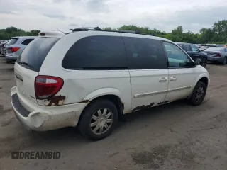 2006 Chrysler Town & Country Touring z VIN 2A4GP54L56R631489, wystawiony jako Copart lot #58981685 z przebiegiem 242 106 mil mil oraz Szkoda całkowita • Salvage title. Historia ofert i sprzedaży dostępna na DreamBid. Obrazek 3.