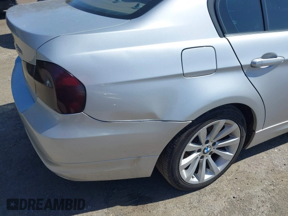 2011 BMW 3 Series 328i with VIN WBAPH5G53BNM75795, listed as a IAAI auction lot 41963832 with 215,274 mi miles and . Bid and sale history available at carsss.com. Image 6.