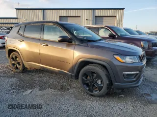 2020 Jeep Compass Latitude with VIN 3C4NJCBB7LT257392, listed as a Copart auction lot 47266465 with 68,883 mi miles and Salvage Title. Bid and sale history available at carsss.com. Image 4.