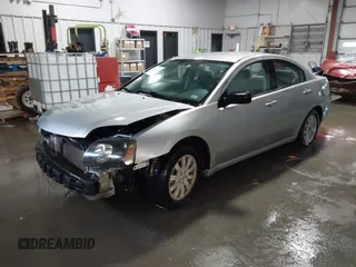 2011 Mitsubishi Galant FE z VIN 4A32B2FF6BE024171, wystawiony jako IAAI lot #41514790 z przebiegiem 118 221 mil mil oraz . Historia ofert i sprzedaży dostępna na DreamBid. Obrazek 2.