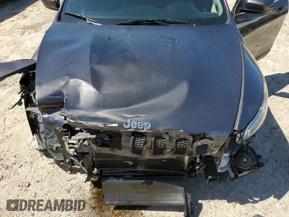 2017 Jeep Cherokee Latitude z VIN 1C4PJLCB8HW640881, wystawiony jako Copart lot #57718415 z przebiegiem 185 761 mil mil oraz Szkoda całkowita • Salvage title. Historia ofert i sprzedaży dostępna na DreamBid. Obrazek 12.