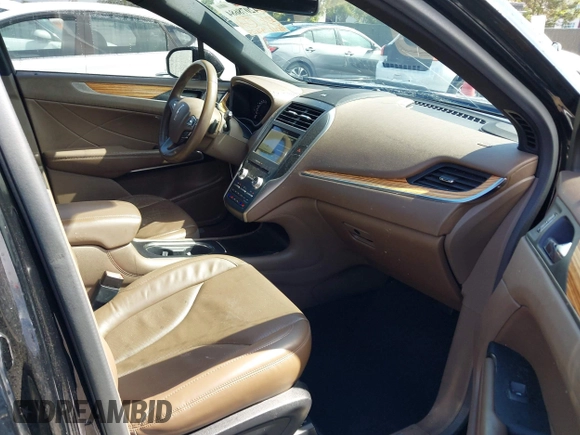 2016 Lincoln MKC Reserve with VIN 5LMCJ3C9XGUJ03119, listed as a IAAI auction lot 42078684 with 93,711 mi miles and . Bid and sale history available at DreamBid. Image 5.