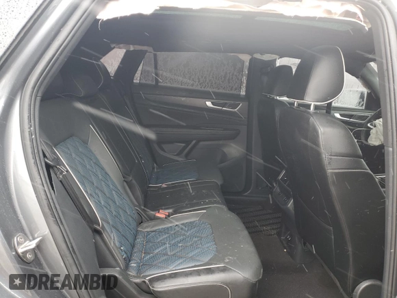 2024 Volkswagen Atlas SEL Premium R-Line with VIN 1V2FE2CA3RC215426, listed as a Copart auction lot 45599575 with 19,705 mi miles and Salvage title. Bid and sale history available at DreamBid. Image 11.
