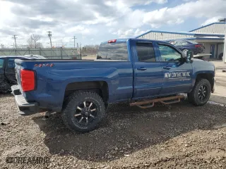 2018 Chevrolet Silverado 1500 LT with VIN 1GCVKREC7JZ162065, listed as a Copart auction lot 52033975 with 98,939 mi miles and Salvage Title. Bid and sale history available at carsss.com. Image 3.