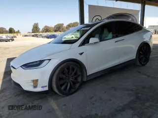 2018 Tesla Model X 75D with VIN 5YJXCBE44JF104796, listed as a Copart auction lot 53497485 with 71,292 mi miles and Clean Title. Bid and sale history available at carsss.com. Image 1.
