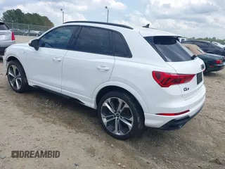 2022 Audi Q3 S line Premium Plus z VIN WA1EECF31N1148535, wystawiony jako IAAI lot #41947659 z przebiegiem 31 880 mil mil oraz . Historia ofert i sprzedaży dostępna na DreamBid. Obrazek 3.