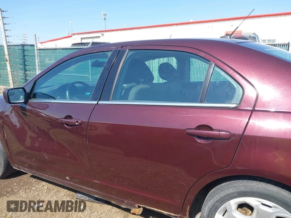 2011 Ford Fusion SE with VIN 3FAHP0HA5BR320130, listed as a IAAI auction lot 42103321 with 191,178 mi miles. Bid and sale history available at carsss.com. Image 14.