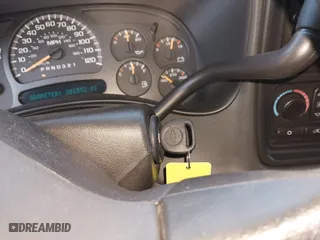 2006 Chevrolet Silverado 1500 LT1 with VIN 2GCEK13TX61173467, listed as a IAAI auction lot 41845953 with 201,552 mi miles. Bid and sale history available at carsss.com. Image 11.