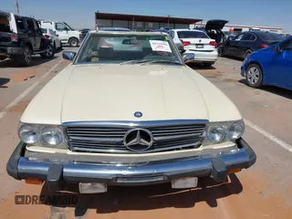 1981 Mercedes-Benz 380 380SL with VIN WDBBA45A0BB004442, listed as a IAAI auction lot 42124354 with 177,453 mi miles. Bid and sale history available at carsss.com. Image 12.