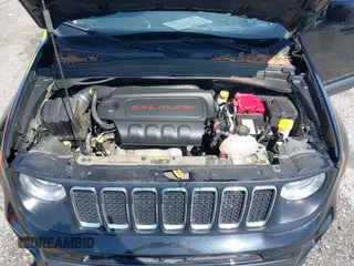 2020 Jeep Renegade Latitude z VIN ZACNJABB1LPL44438, wystawiony jako IAAI lot #41982404 z przebiegiem 77 537 mil mil oraz . Historia ofert i sprzedaży dostępna na DreamBid. Obrazek 10.