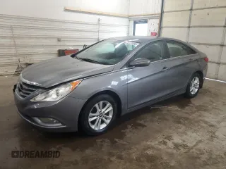 2013 Hyundai Sonata GLS z VIN 5NPEB4AC8DH766437, wystawiony jako Copart lot #56172035 z przebiegiem 100 588 mil mil oraz Szkoda całkowita • Salvage title. Historia ofert i sprzedaży dostępna na DreamBid. Obrazek 1.