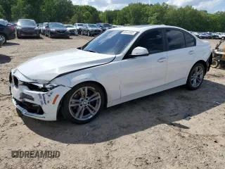 2017 BMW 3 Series 320i z VIN WBA8E1G35HNU16731, wystawiony jako Copart lot #55443885 z przebiegiem 151 094 mil mil oraz Tytuł czysty. Historia ofert i sprzedaży dostępna na DreamBid. Obrazek 1.