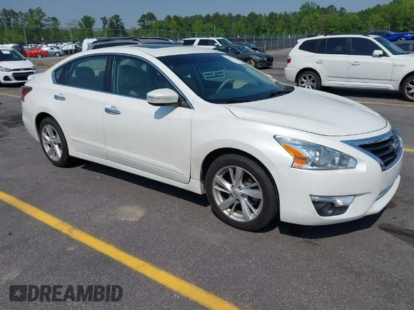 2014 Nissan Altima 2.5 with VIN 1N4AL3AP0EC110695, listed as a IAAI auction lot 41982775 with 105,395 mi miles. Bid and sale history available at carsss.com. Image 1.