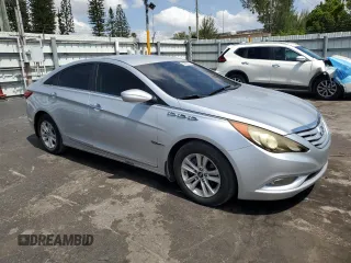 2013 Hyundai Sonata GLS z VIN 5NPEB4AC4DH625803, wystawiony jako Copart lot #56882875 z przebiegiem 96 740 mil mil oraz Nie do naprawy • Non repairable. Historia ofert i sprzedaży dostępna na DreamBid. Obrazek 4.
