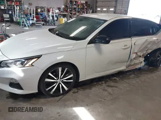 2020 Nissan Altima 2.5 SR with VIN 1N4BL4CV6LC230925, listed as a IAAI auction lot 41846113 with 130,447 mi miles. Bid and sale history available at carsss.com. Image 17.