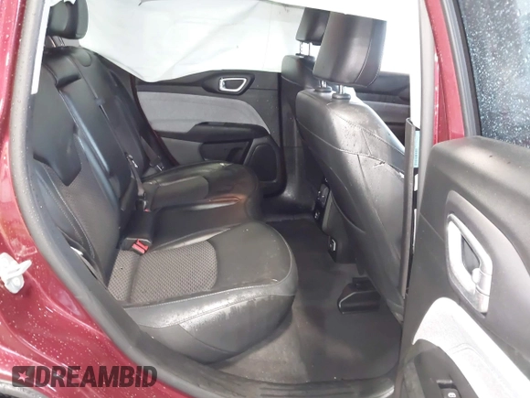 2022 Jeep Compass Latitude z VIN 3C4NJDBBXNT158865, wystawiony jako IAAI lot #41973643 z przebiegiem 11 209 mil mil oraz . Historia ofert i sprzedaży dostępna na DreamBid. Obrazek 8.