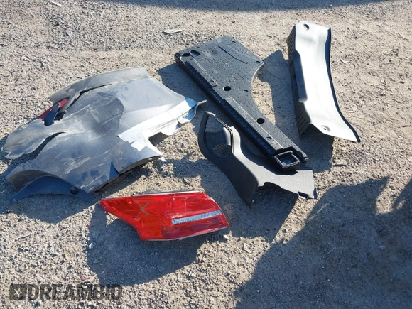 2016 Ford Focus SE с VIN 1FADP3F21GL274734, выставлен на аукционе IAAI как лот 42101168 с пробегом 98 404 миль миль и . История ставок и продаж доступна на DreamBid. Изображение 12.
