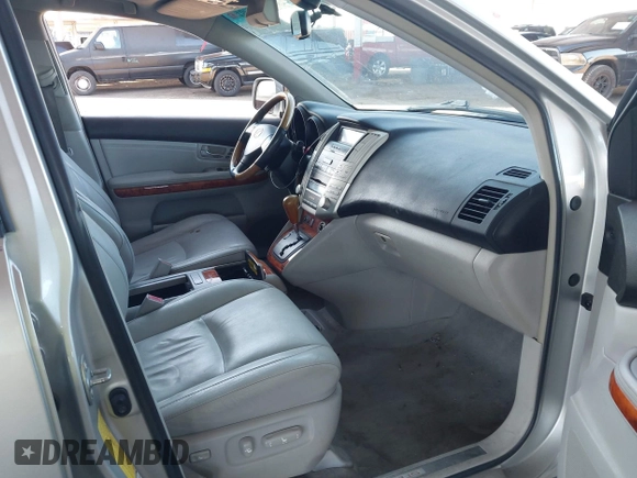 2007 Lexus RX 350 with VIN 2T2HK31U07C032913, listed as a IAAI auction lot 42009181 with 139,928 mi miles. Bid and sale history available at carsss.com. Image 5.