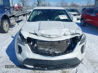 2019 Cadillac XT4 FWD Luxury z VIN 1GYAZAR4XKF170642, wystawiony jako IAAI lot #41585684 z przebiegiem 74 512 mil mil oraz . Historia ofert i sprzedaży dostępna na DreamBid. Obrazek 11.