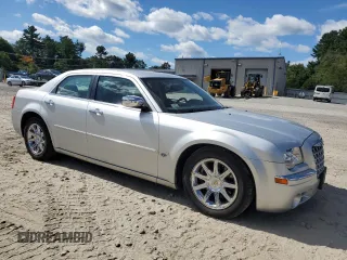 2005 Chrysler 300 with VIN 2C3JA63H25H635749, listed as a Copart auction lot 70317364 with 141,878 mi miles and Clean Title. Bid and sale history available at carsss.com. Image 4.
