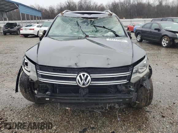 2016 Volkswagen Tiguan SE with VIN WVGAV7AX7GW561941, listed as a Copart auction lot 44717085 with Not provided miles and Salvage title. Bid and sale history available at DreamBid. Image 5.