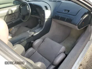 1990 Chevrolet Corvette z VIN 1G1YY2382L5120018, wystawiony jako Copart lot #46445825 z przebiegiem Nie podano mil oraz Czysty tytuł • Clean title. Historia ofert i sprzedaży dostępna na DreamBid. Obrazek 8.