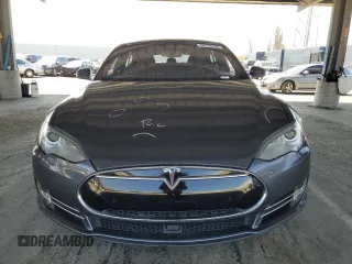 2014 Tesla Model S 60 with VIN 5YJSA1H17EFP63229, listed as a Copart auction lot 51776195 with 156,356 mi miles and Salvage Title. Bid and sale history available at DreamBid. Image 5.